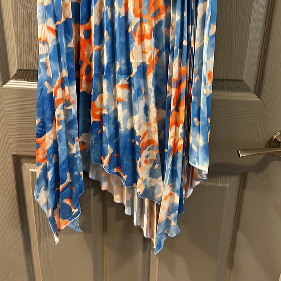 One shoulder gingham and heels dress. NWT - Picture 6 of 10